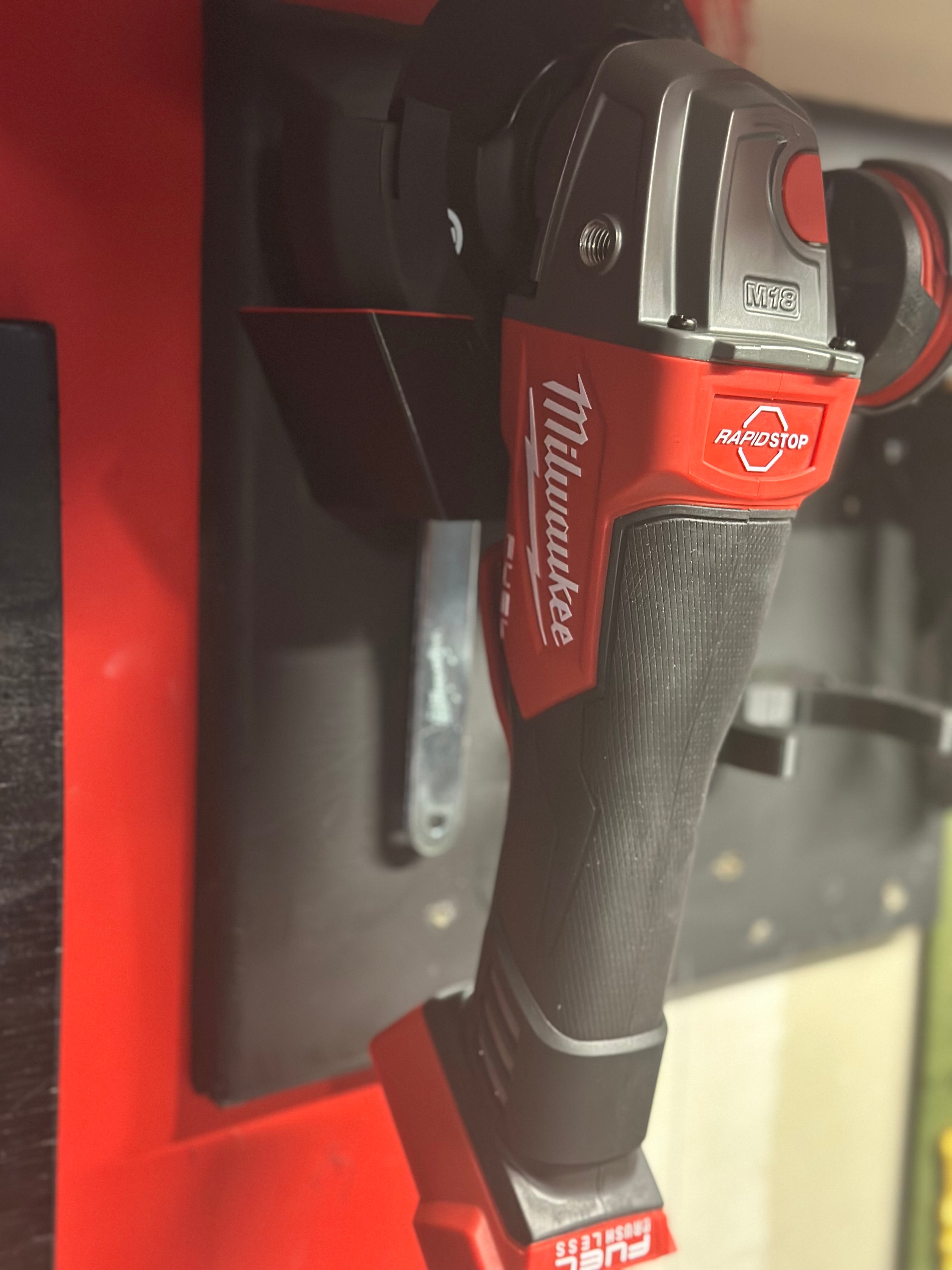 Milwaukee M18 4.5 Disc Grinder Mount