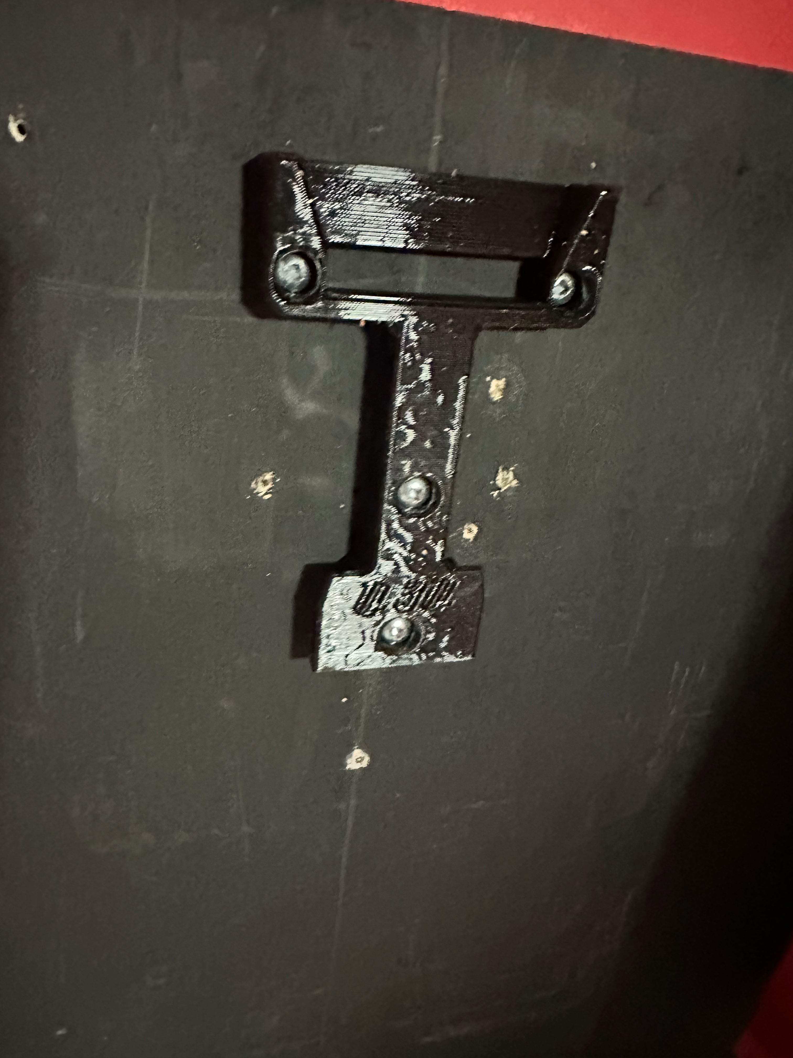 Milwaukee Packout locking wall hanger