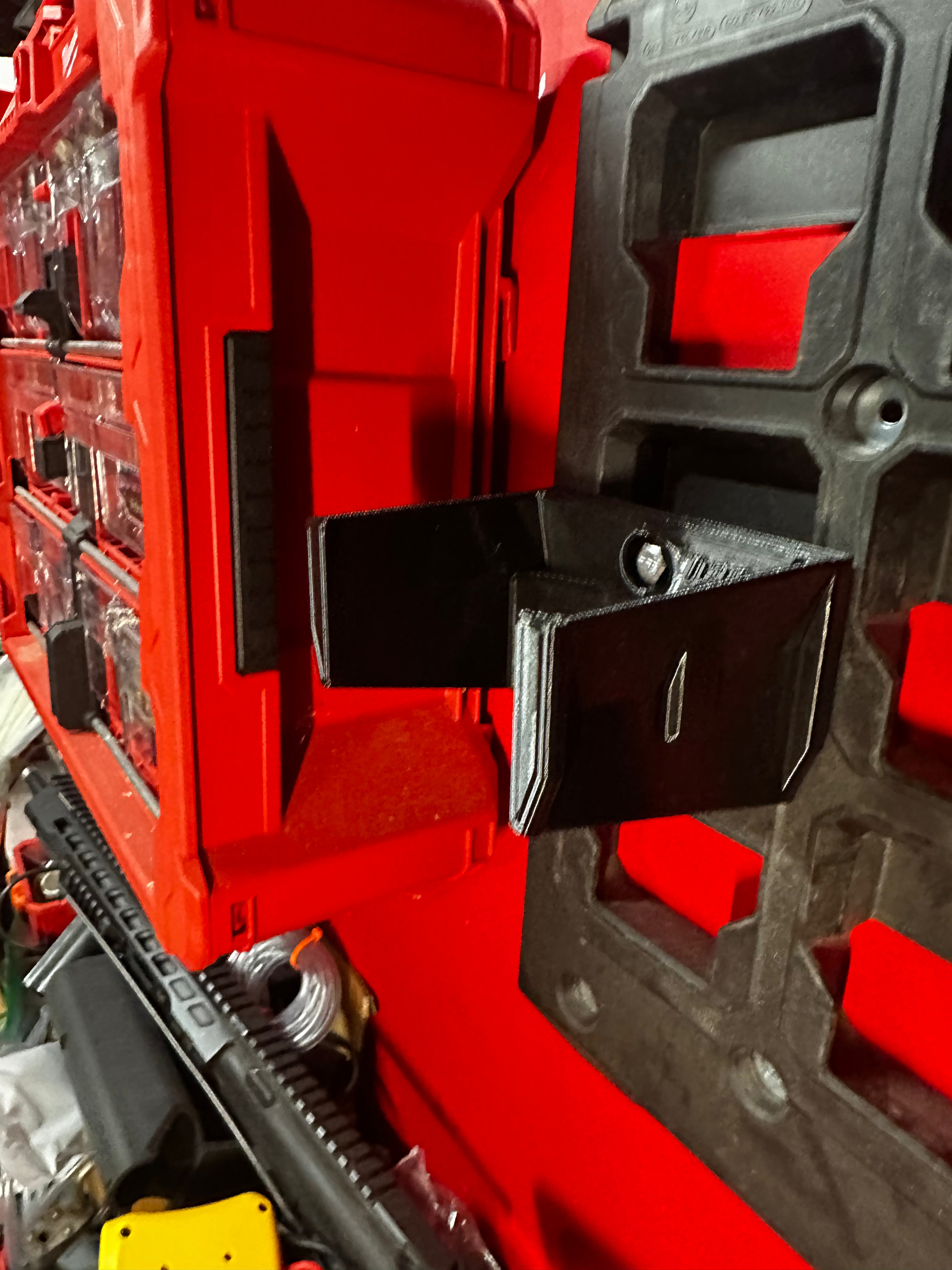 Milwaukee M18 Transfer pump hanger