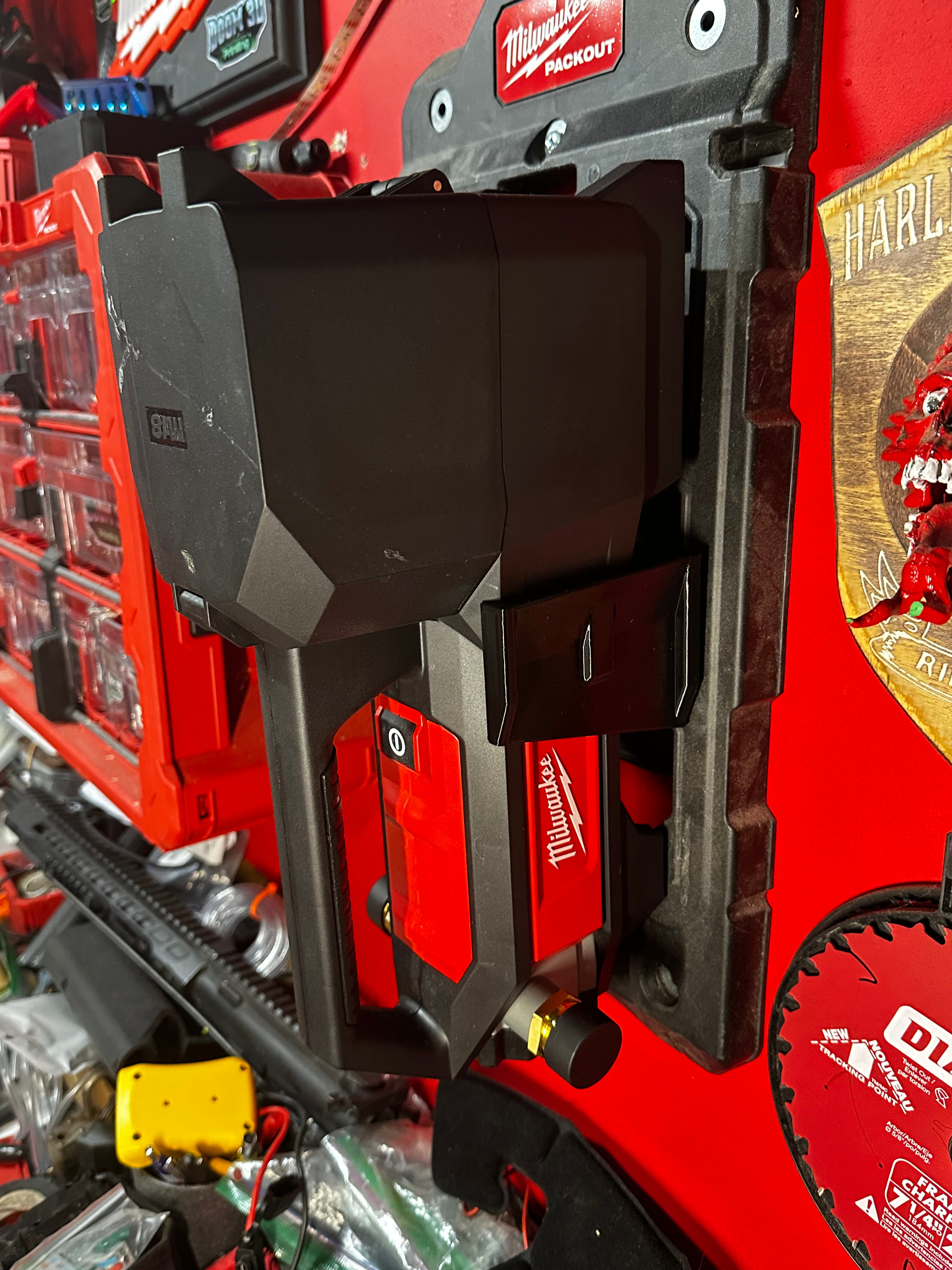 Milwaukee M18 Transfer pump hanger