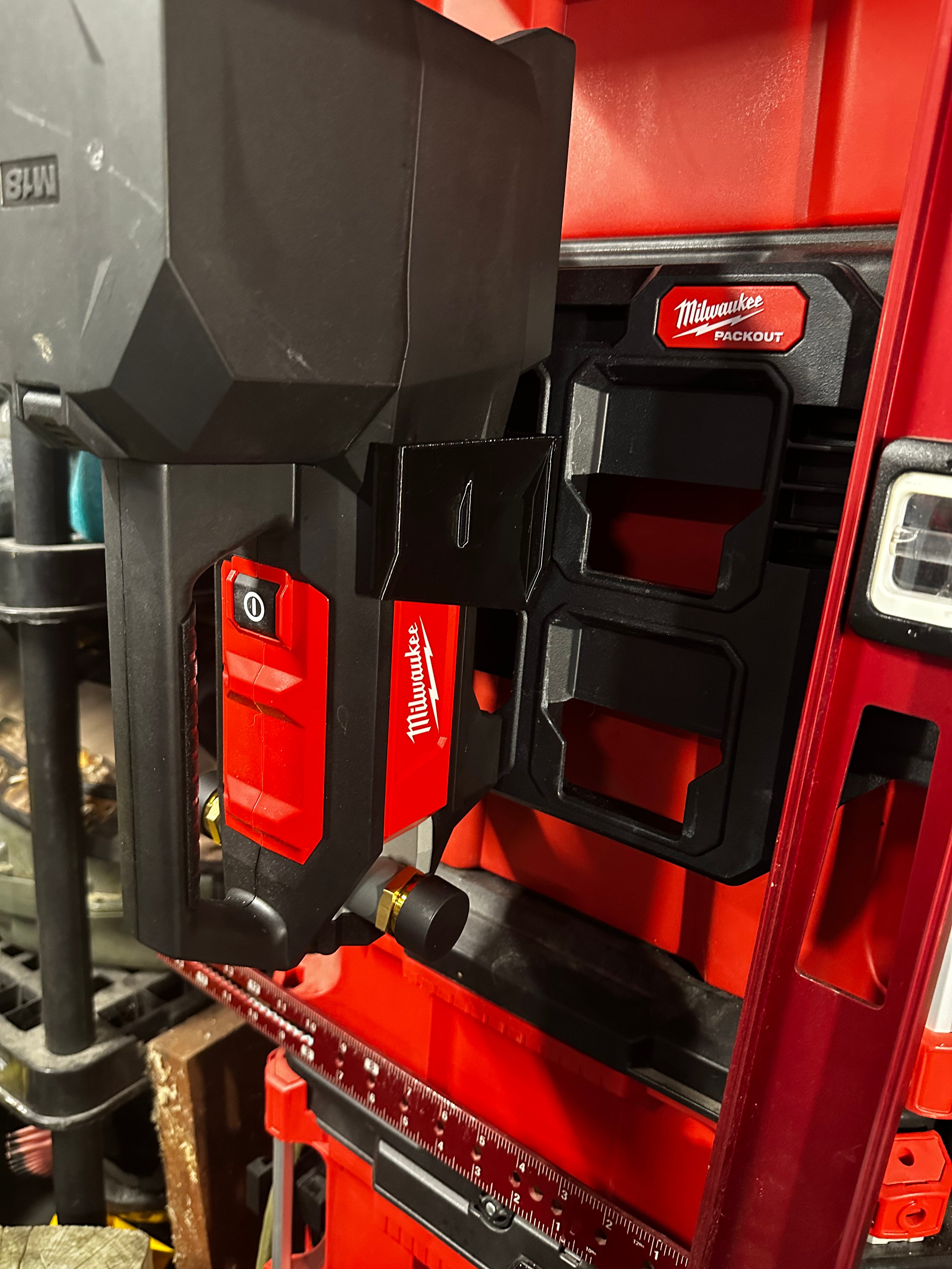 Milwaukee M18 Transfer pump hanger