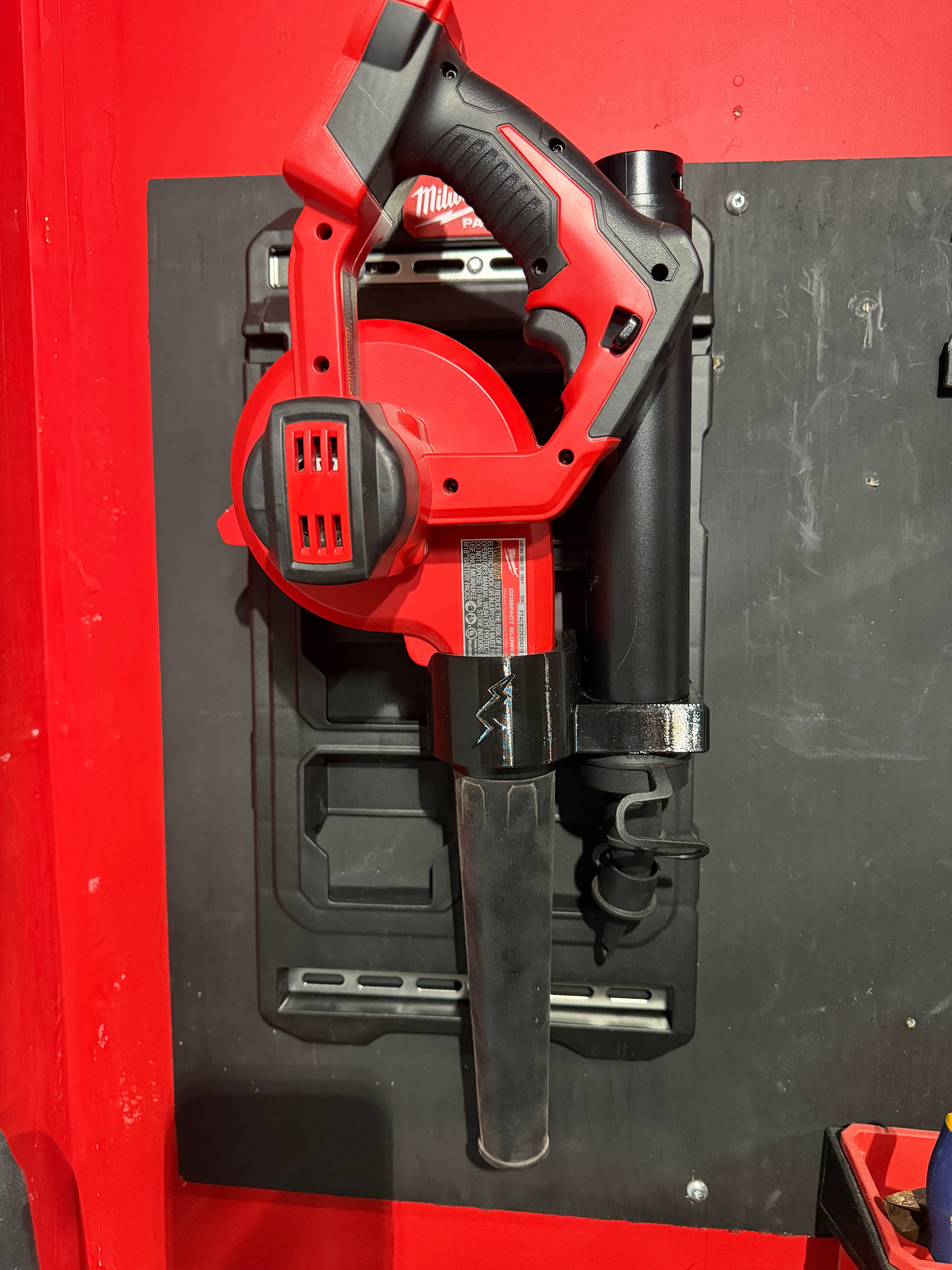 Milwaukee M18 Compact Blower Mount – Compatible with Packout Wall Plate and Side Mount Plate – Fits Model 0884-20