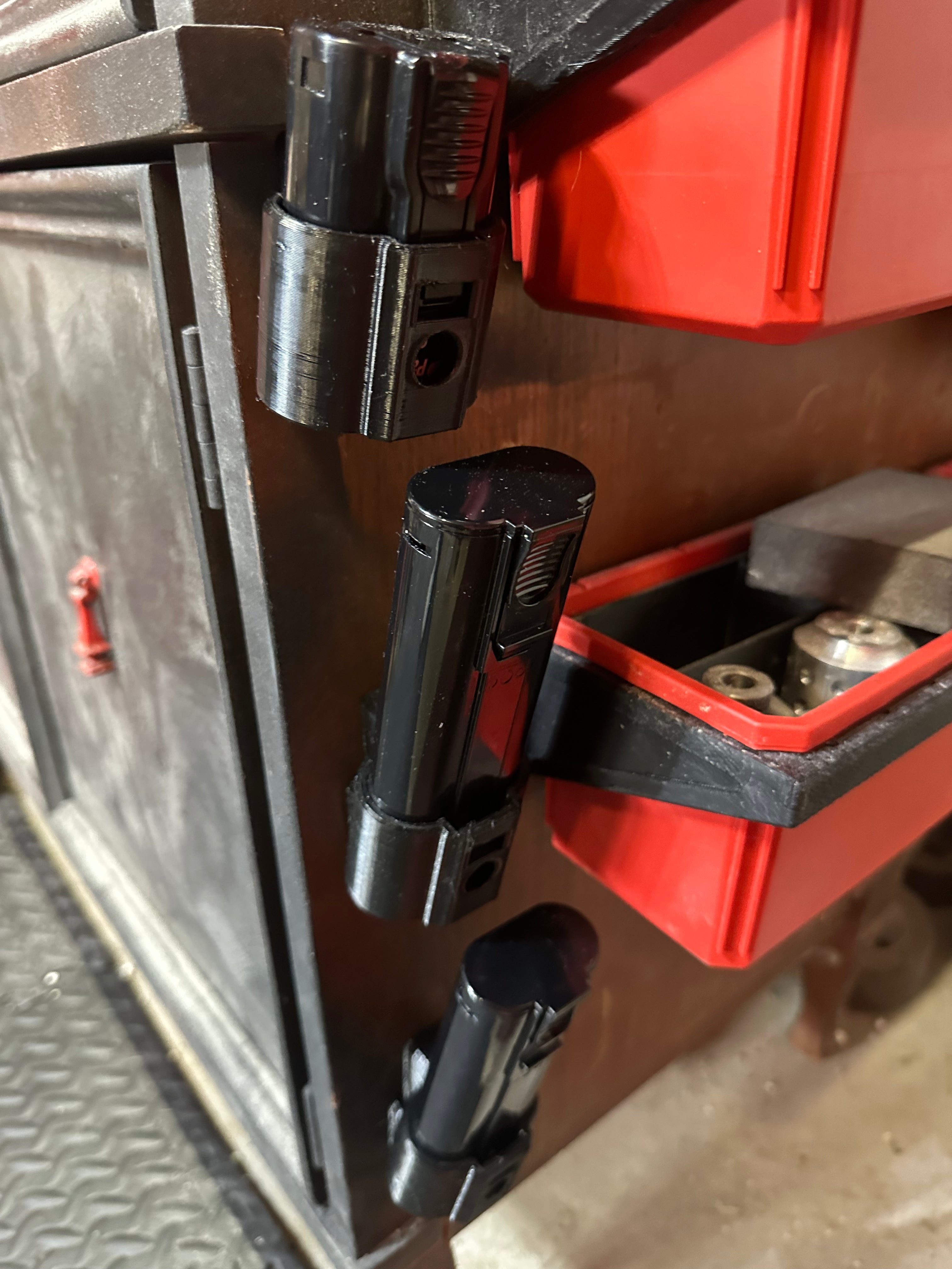 Paslode locking battery mounts