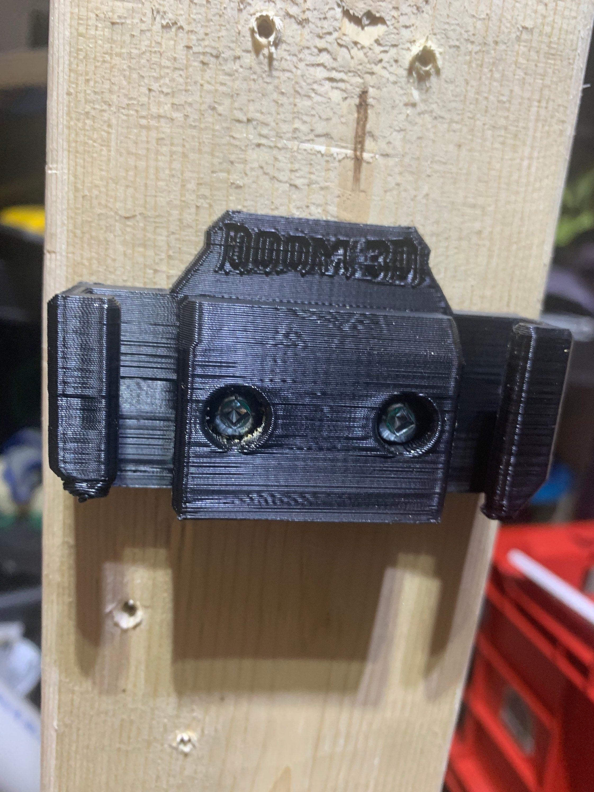 Ridgid Non locking battery hanger