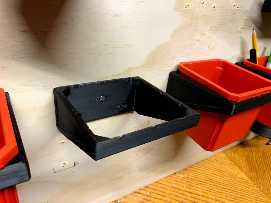 Milwaukee Bin Hanger