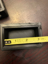 Load image into Gallery viewer, Level wall hanger