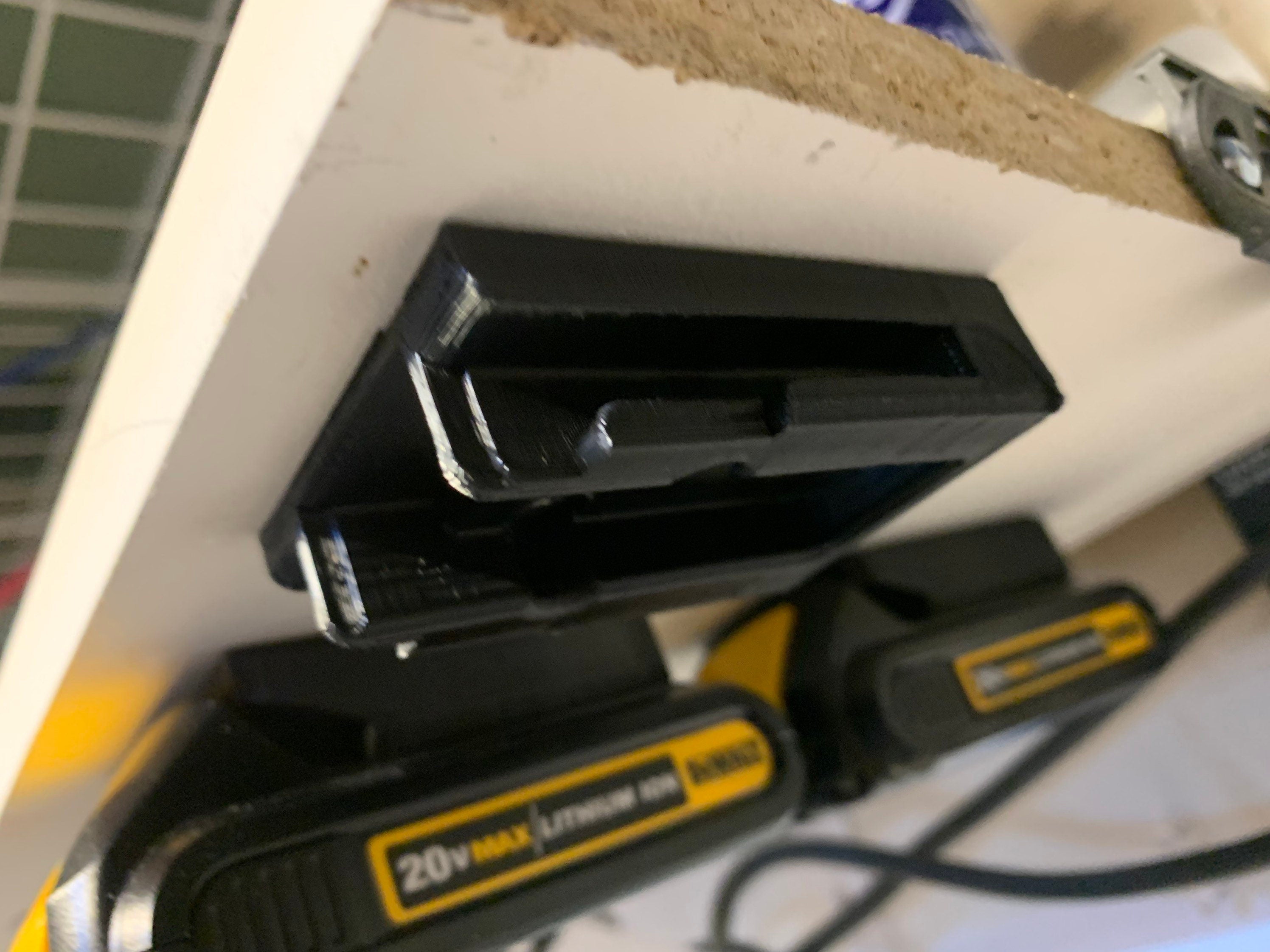 Dewalt 20V Tool hanger