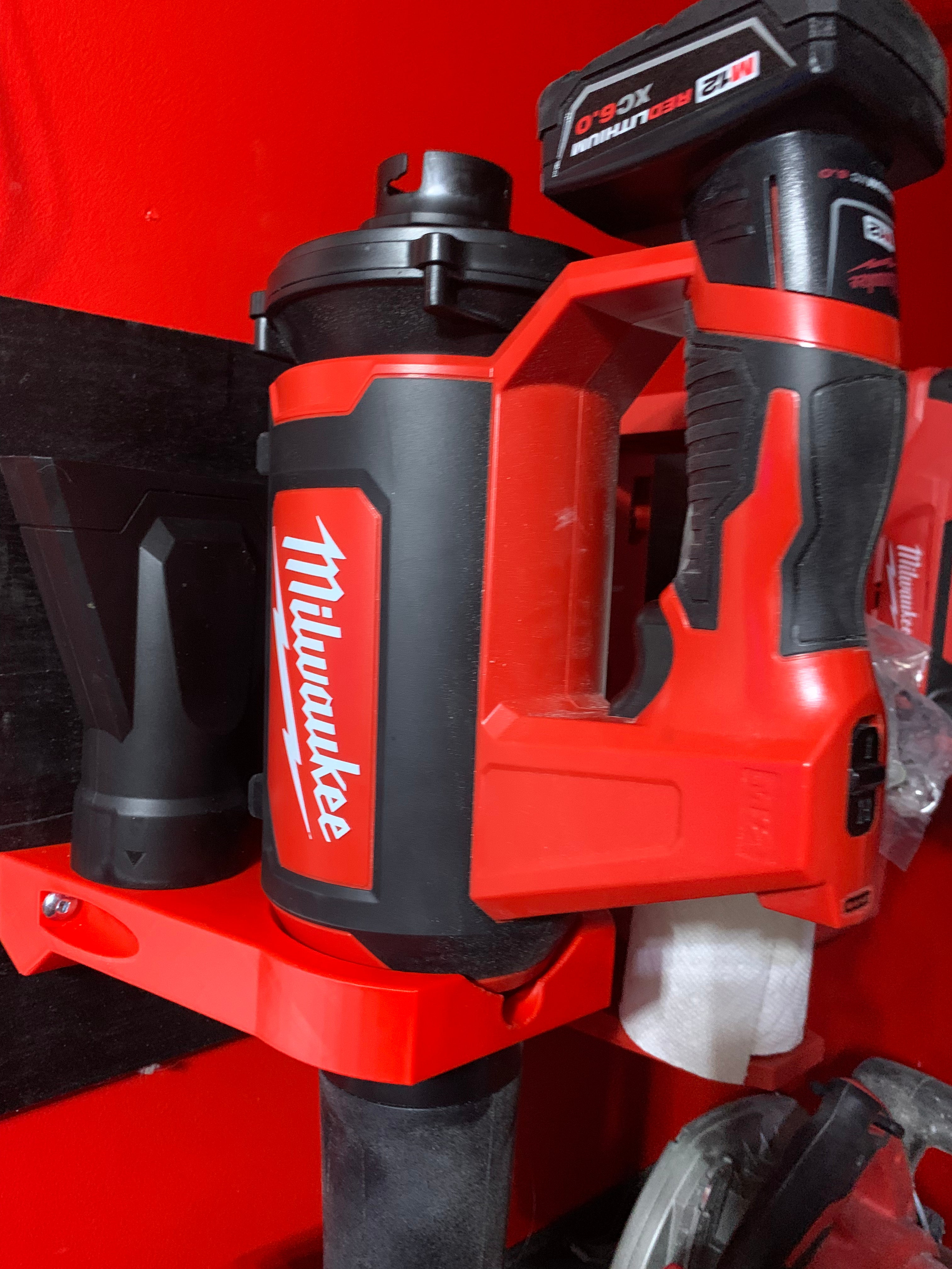 Milwaukee M12 leaf blower wall mount