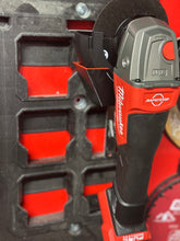 Load image into Gallery viewer, Milwaukee M18 4.5 Disc Grinder Mount
