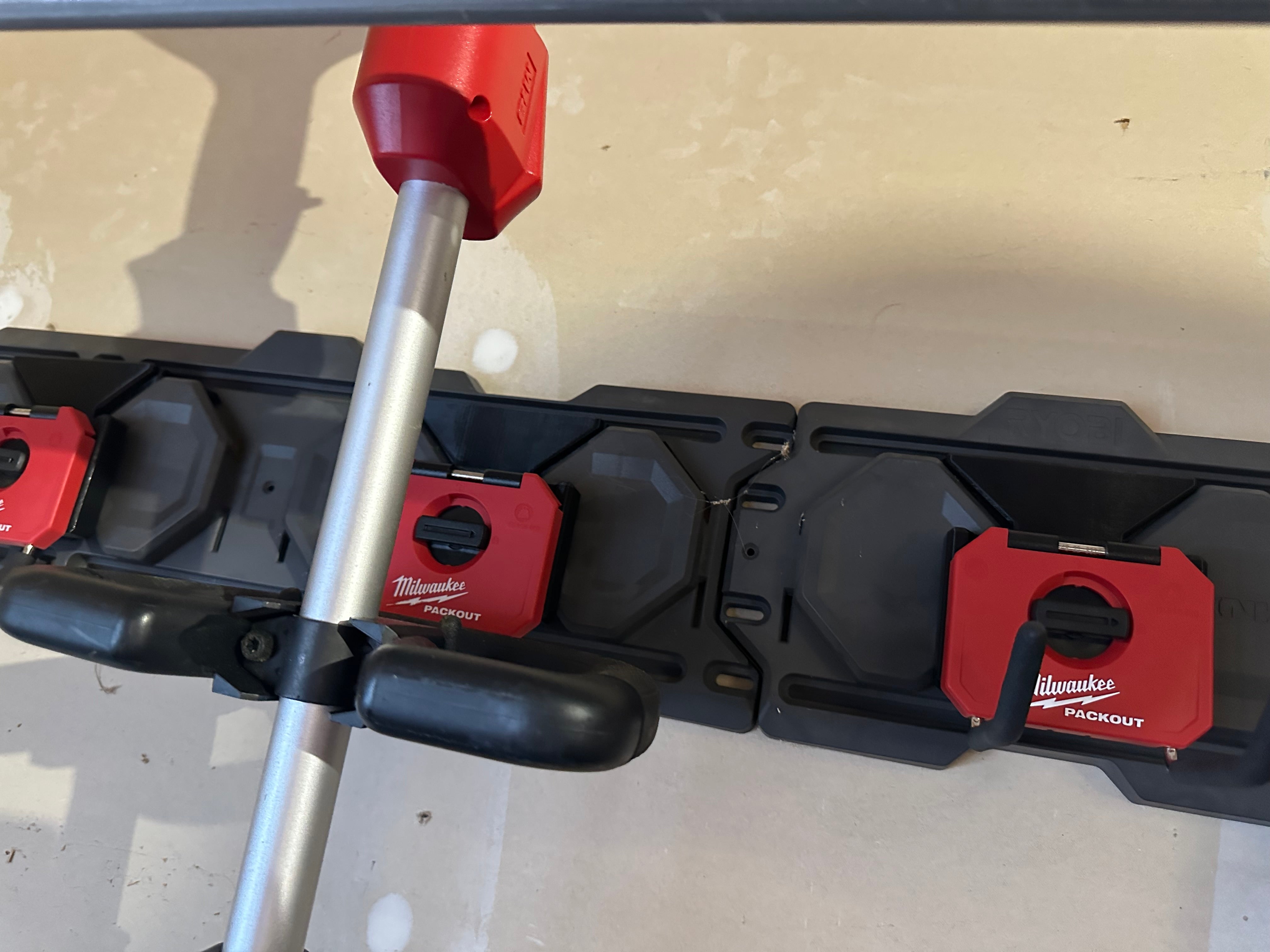 Ryobi Link Milwaukee adapter hanger