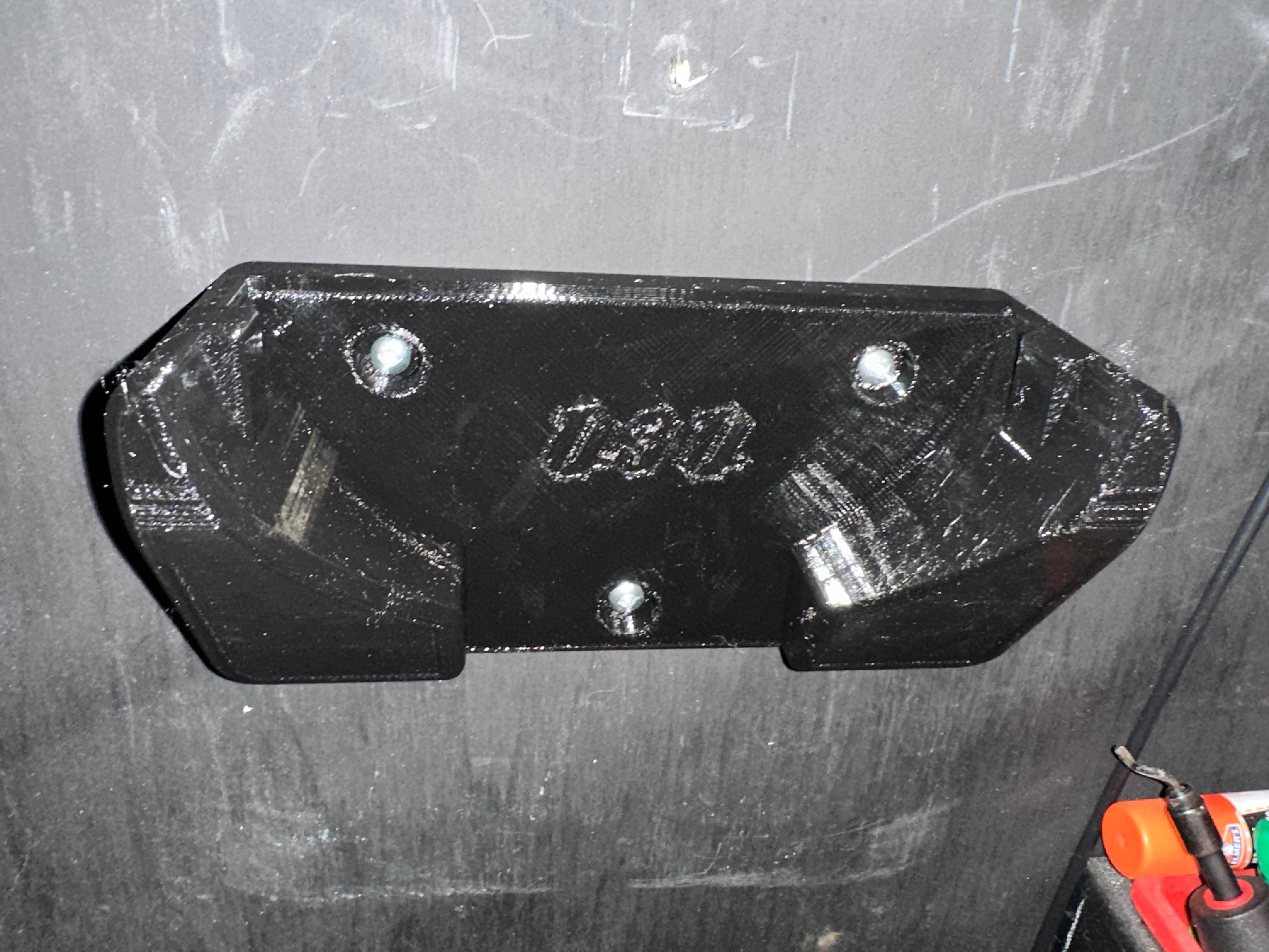 Milwaukee M18 Vacuum wall mount