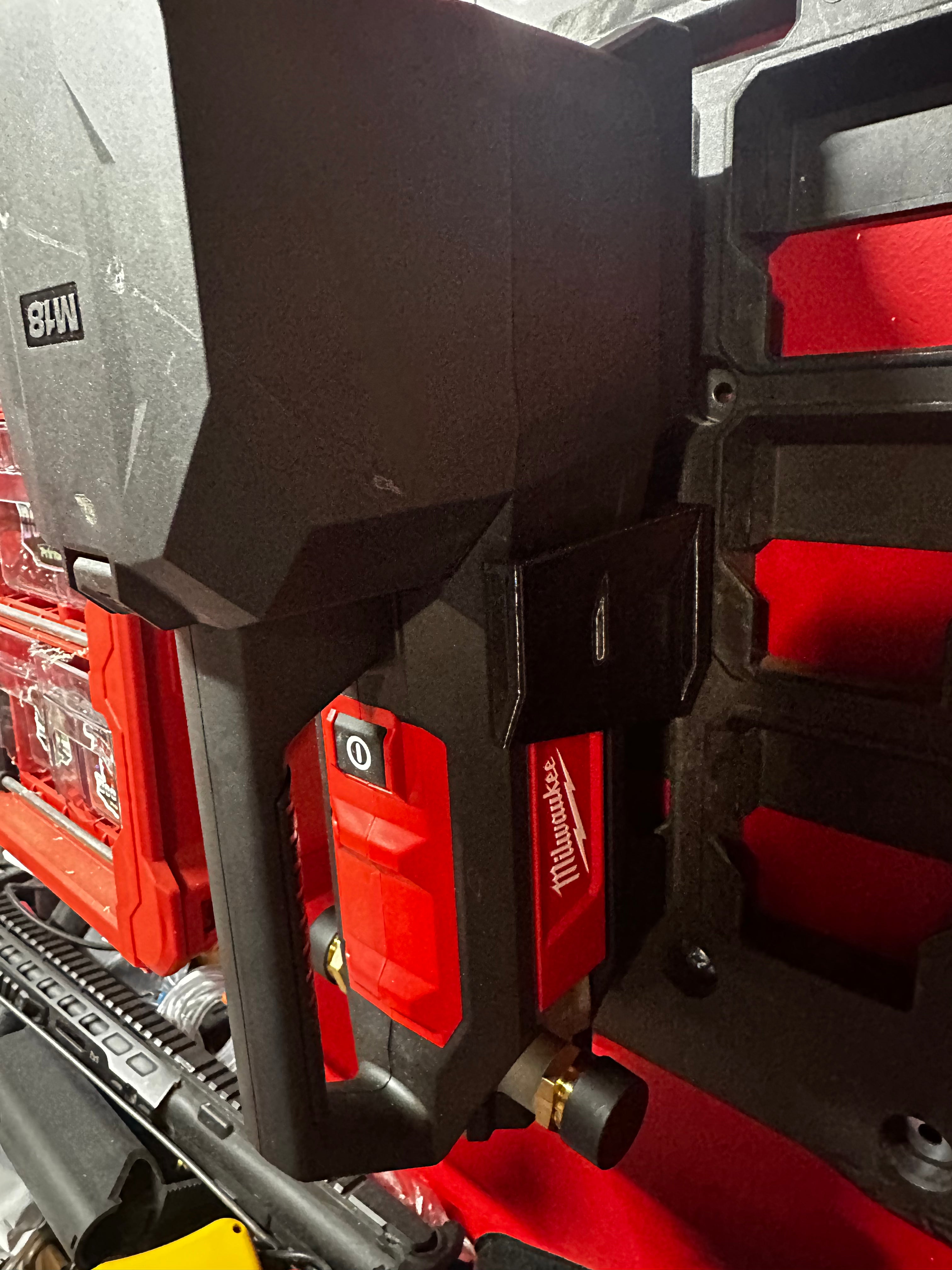 Milwaukee M18 Transfer pump hanger