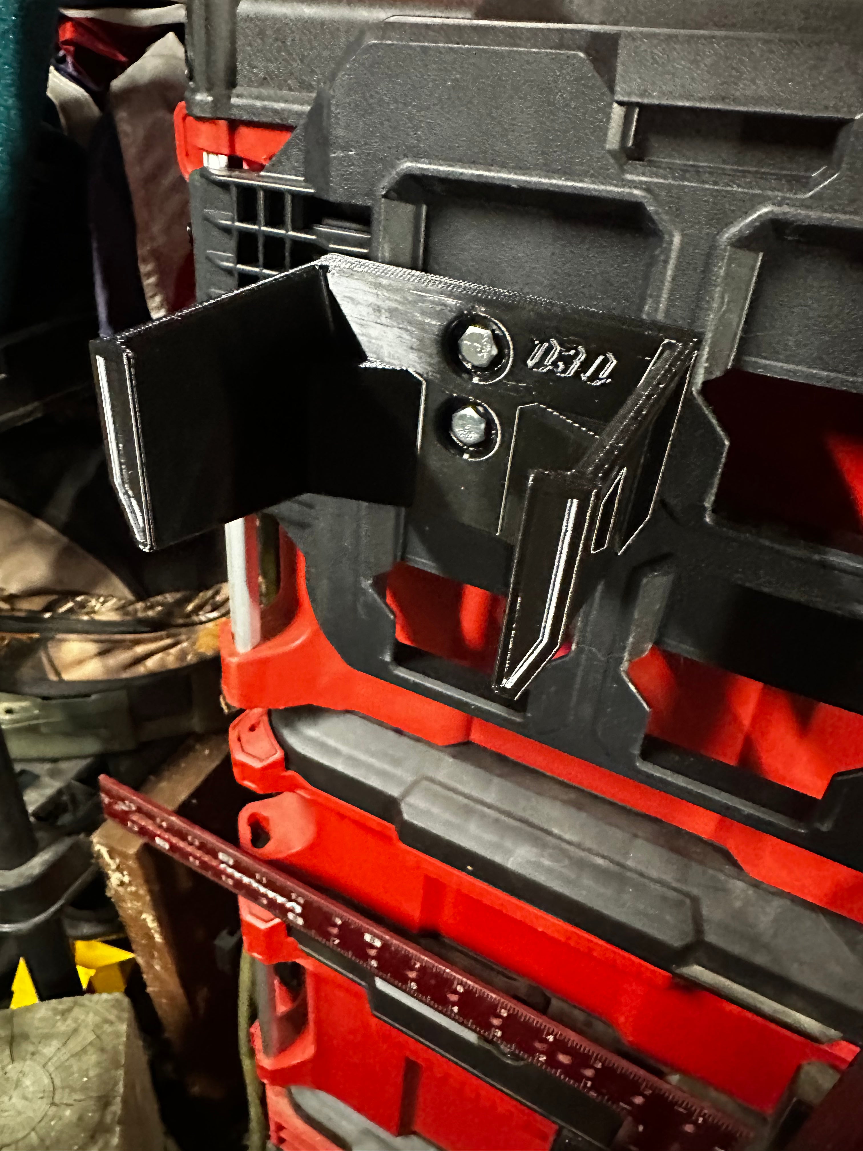 Milwaukee M18 Transfer pump hanger