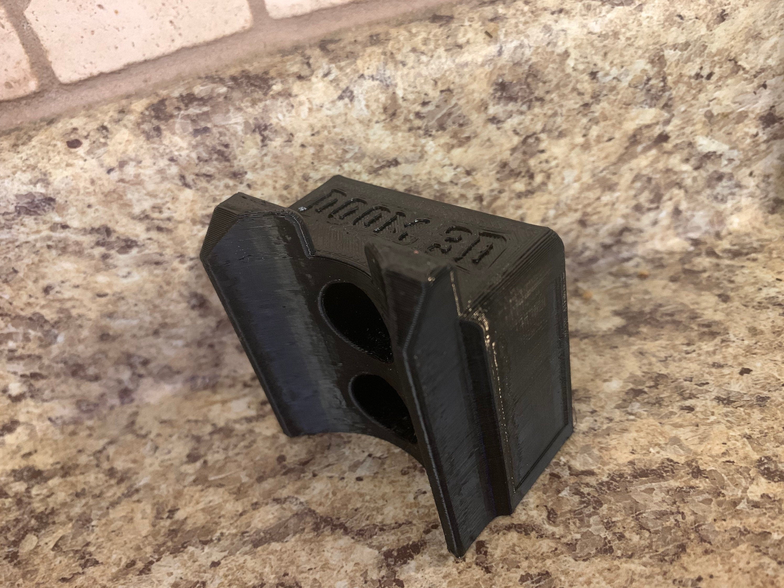 Milwaukee M18 Grease gun mount