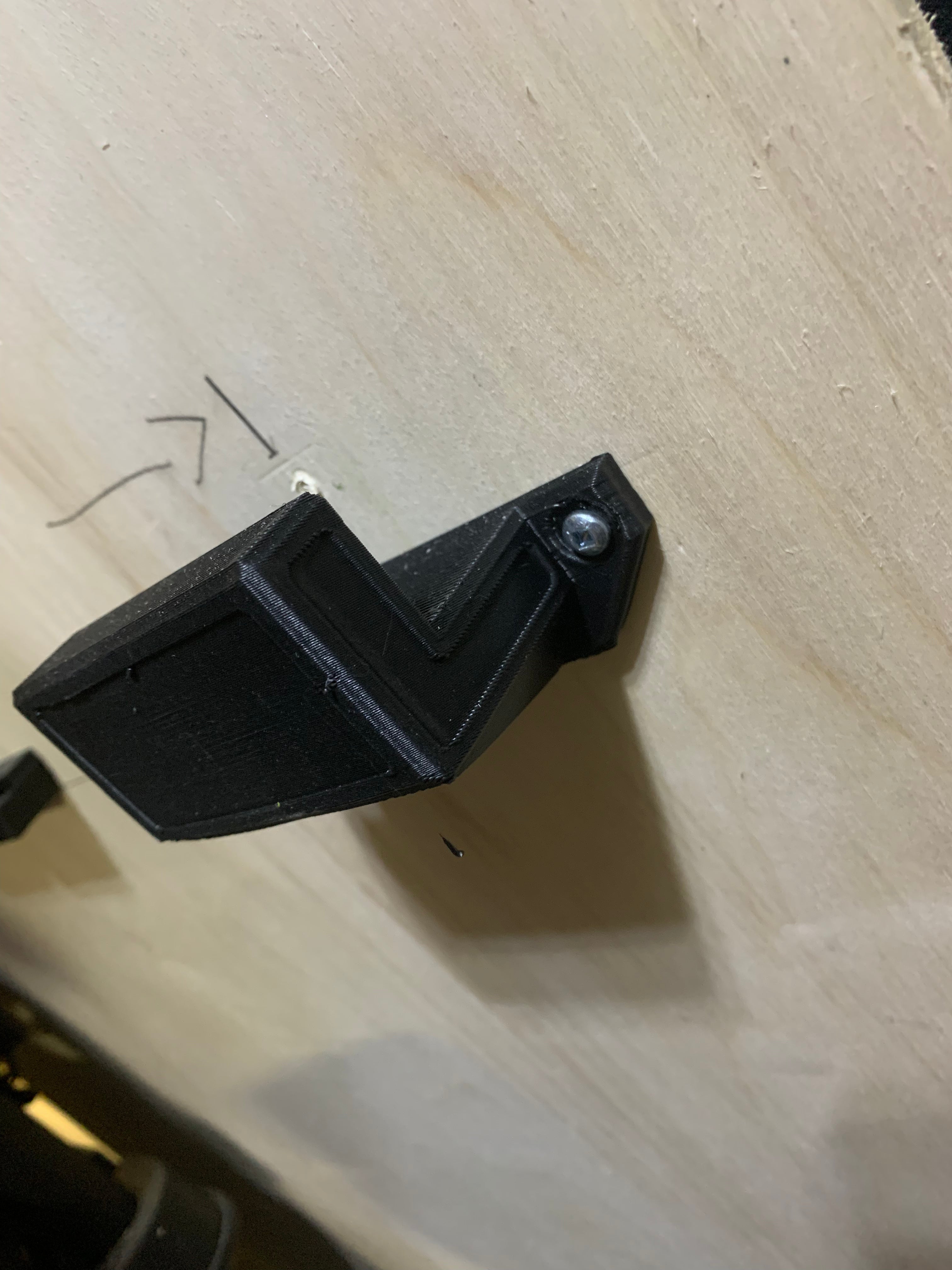 Dewalt leaf blower/ trimmer wall mount