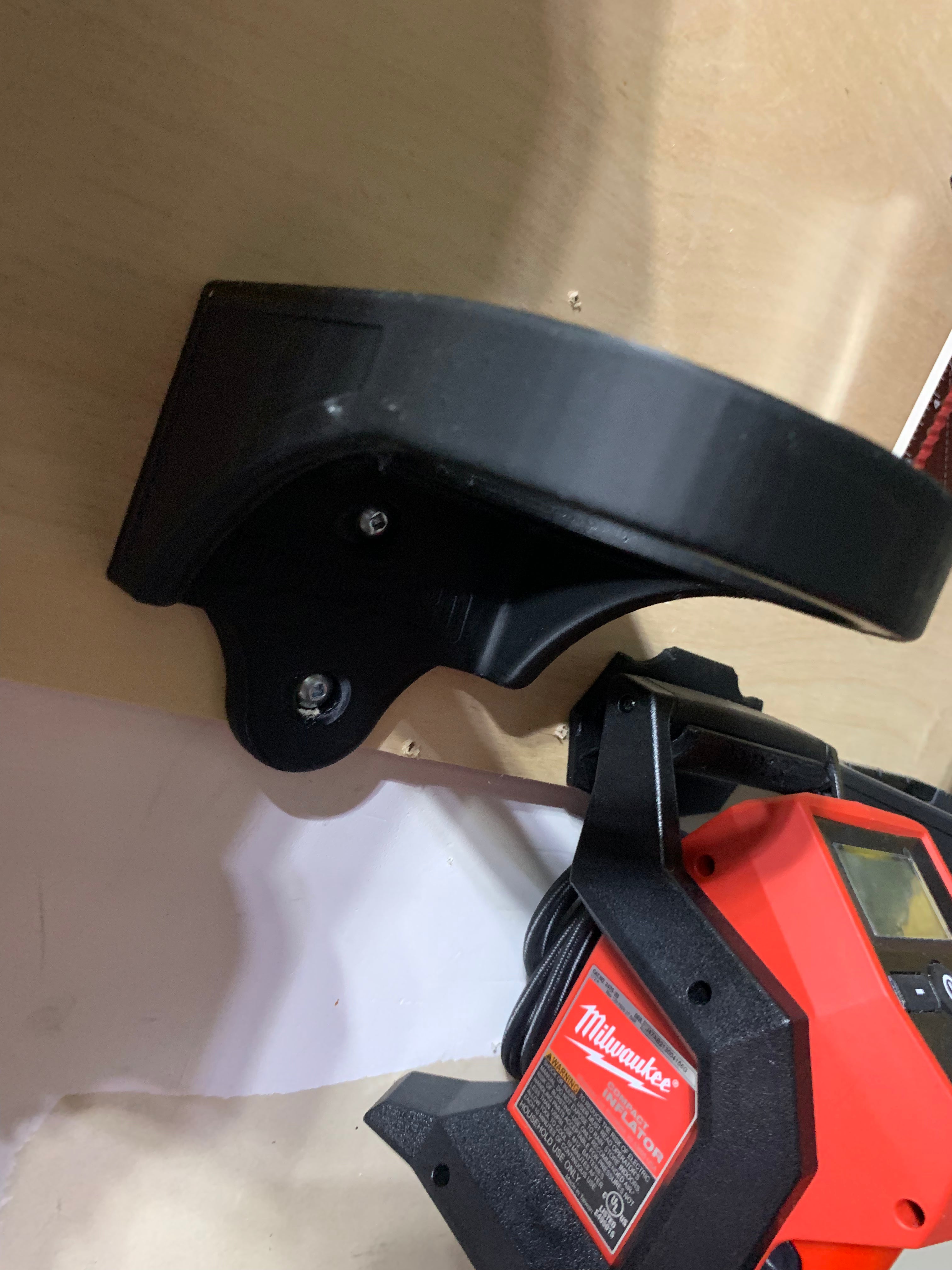 Milwaukee leaf blower wall mount